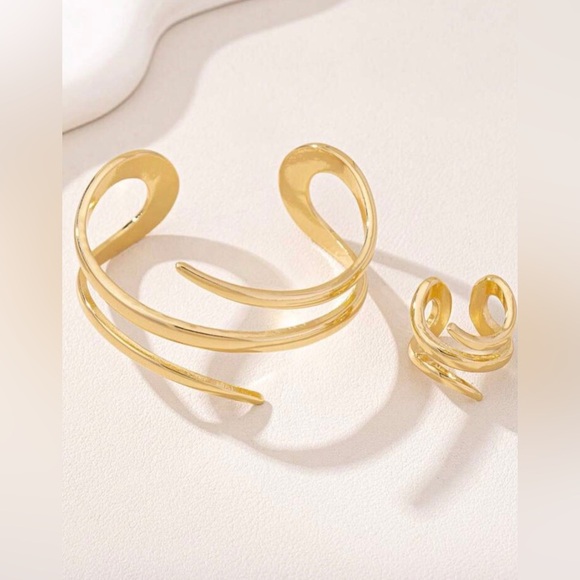 2pc Gold-Toned Geometric Line Minimalist Cuff Bracelet & Ring Set - Picture 4 of 7